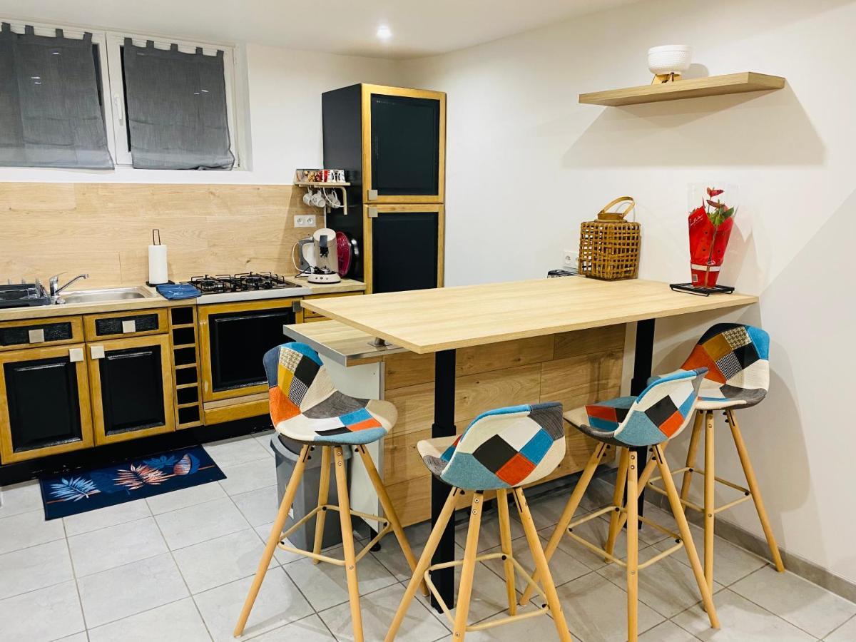 Studio 40M2 Plein Pied Avec Parking Jussac Esterno foto