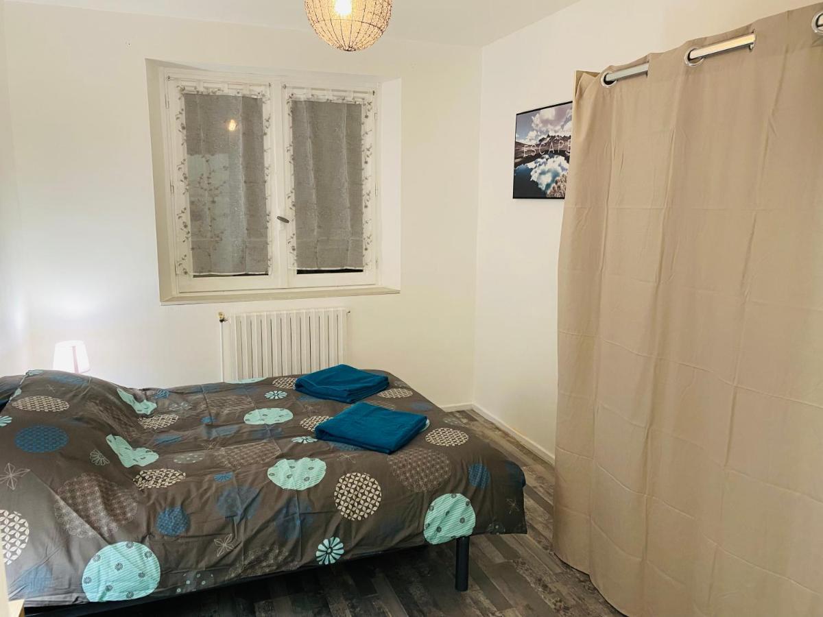 Studio 40M2 Plein Pied Avec Parking Jussac Esterno foto