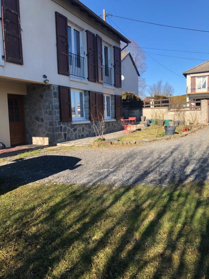 Studio 40M2 Plein Pied Avec Parking Jussac Esterno foto